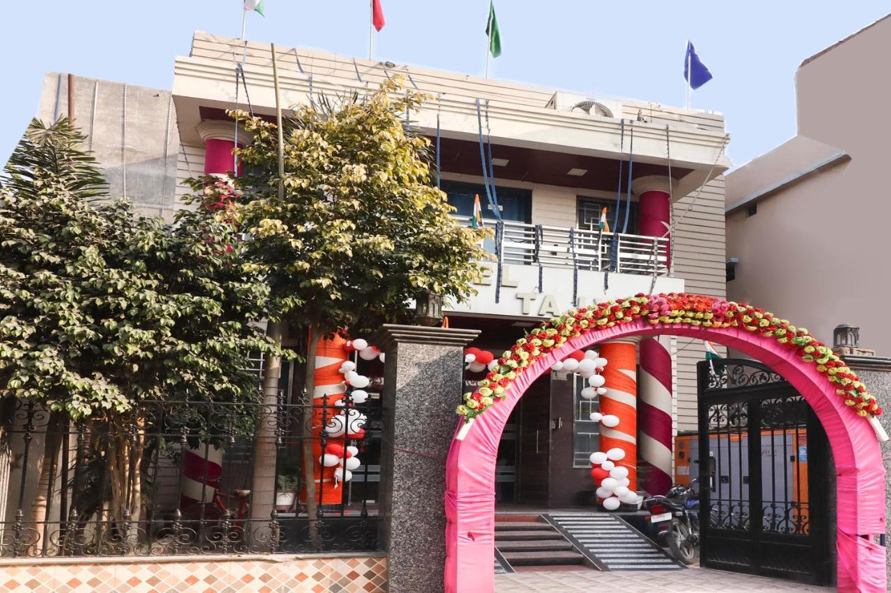 Oyo 70489 Hotel Tajvar Siwan Exterior photo